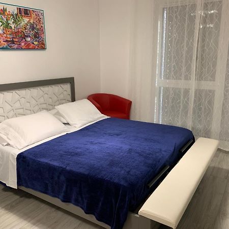 B&B Kelly Plus Lausanne Exteriör bild
