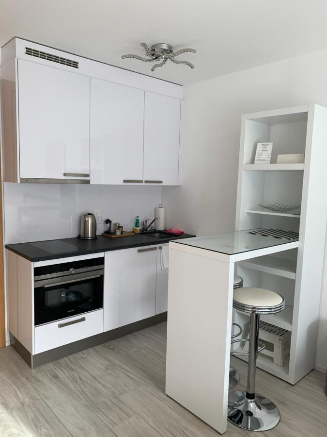 B&B Kelly Plus Lausanne Exteriör bild