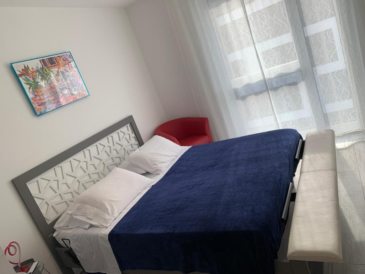 B&B Kelly Plus Lausanne Exteriör bild