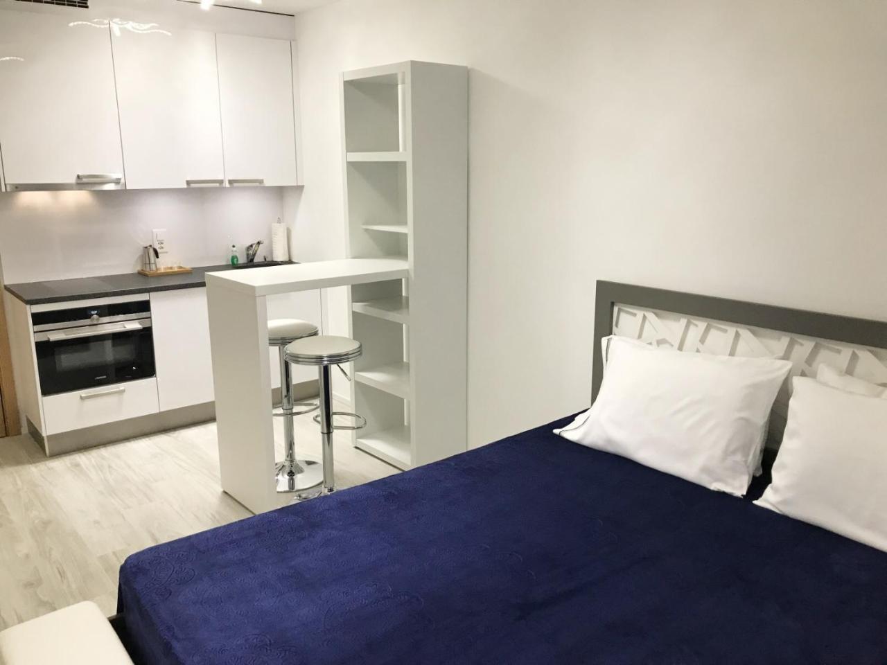 B&B Kelly Plus Lausanne Exteriör bild